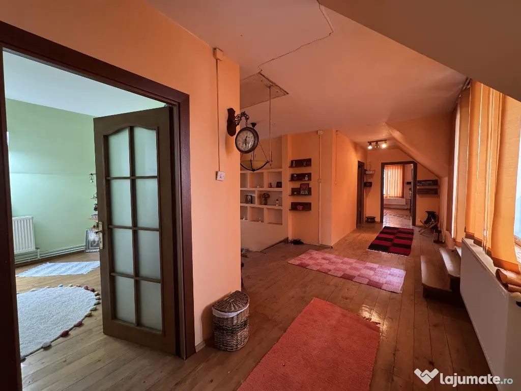 Vila P+M si ANEXA cu GARAJ, T = 1150 mp, D=28 m, Slatioara, zona centr