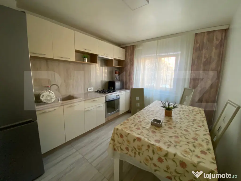 Apartament 3 camere, 75 mp, zona Soarelui