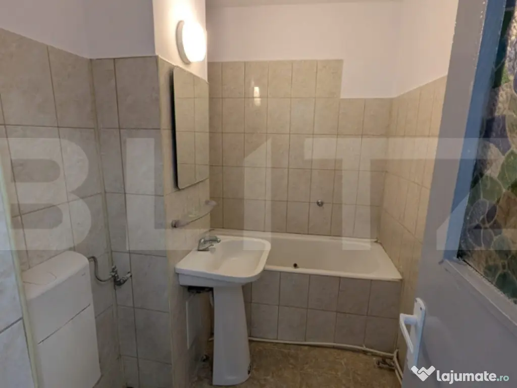 Apartament de inchiriat, 50 mp, zona Cetate