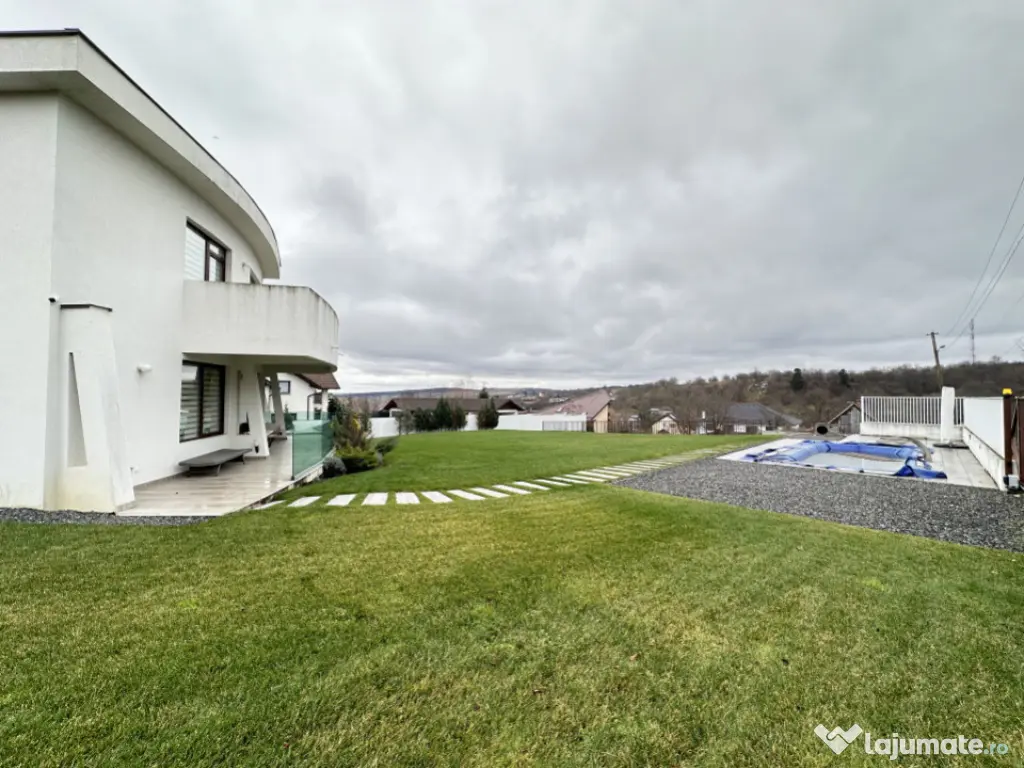 Casa de lux cu 5 camere piscina + sauna + jacuzzi + 2000mp t 