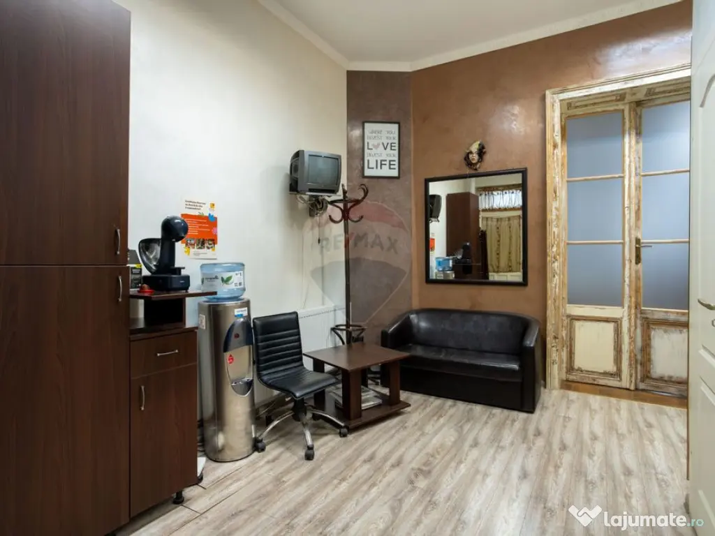 Apartament cu 2 camere de vânzare în zona Teatrului de ... 