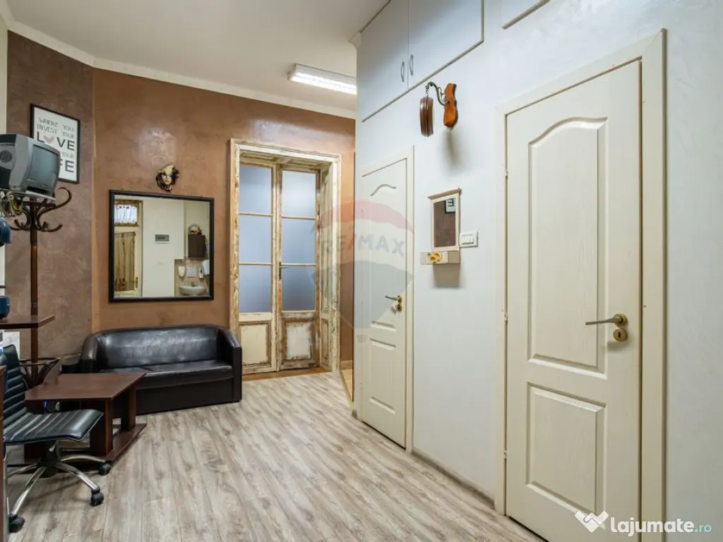 Apartament cu 2 camere de vânzare în zona Teatrului de ... 