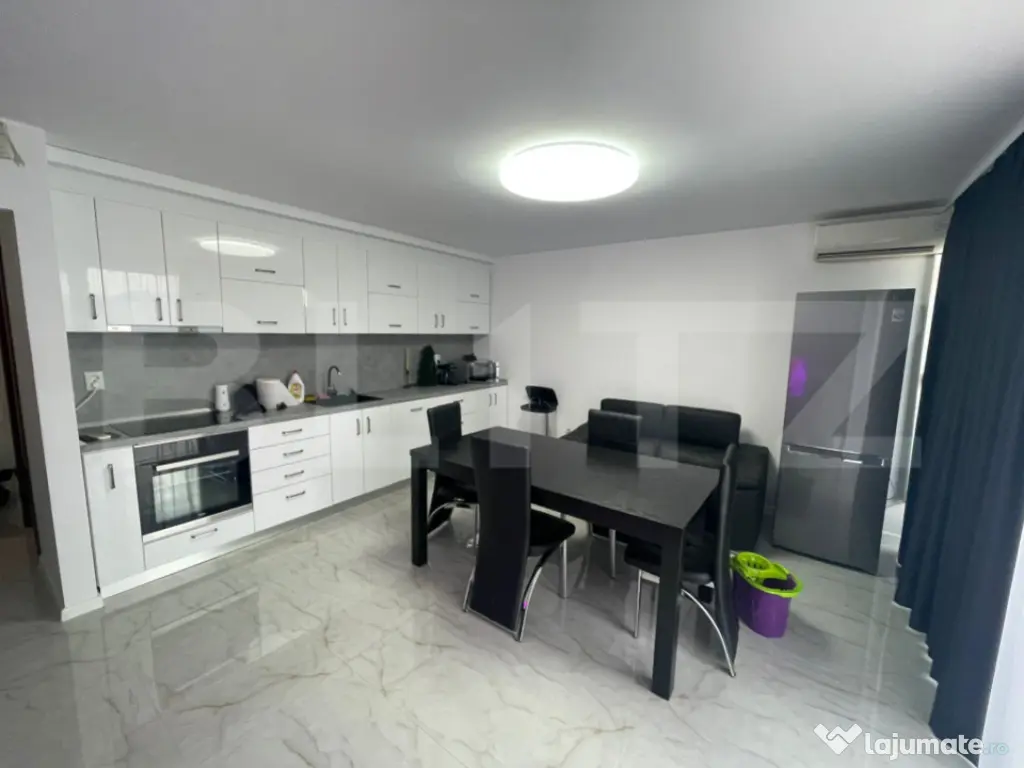 Apartament 3 camere, 89 mp, zona Piata Centrala 