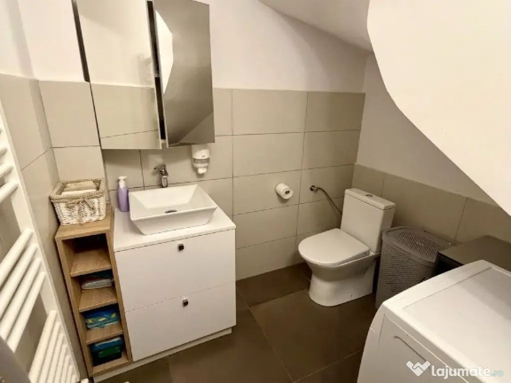 Casă 5 camere lângă Primăria Florești - transport și magazine aproape 