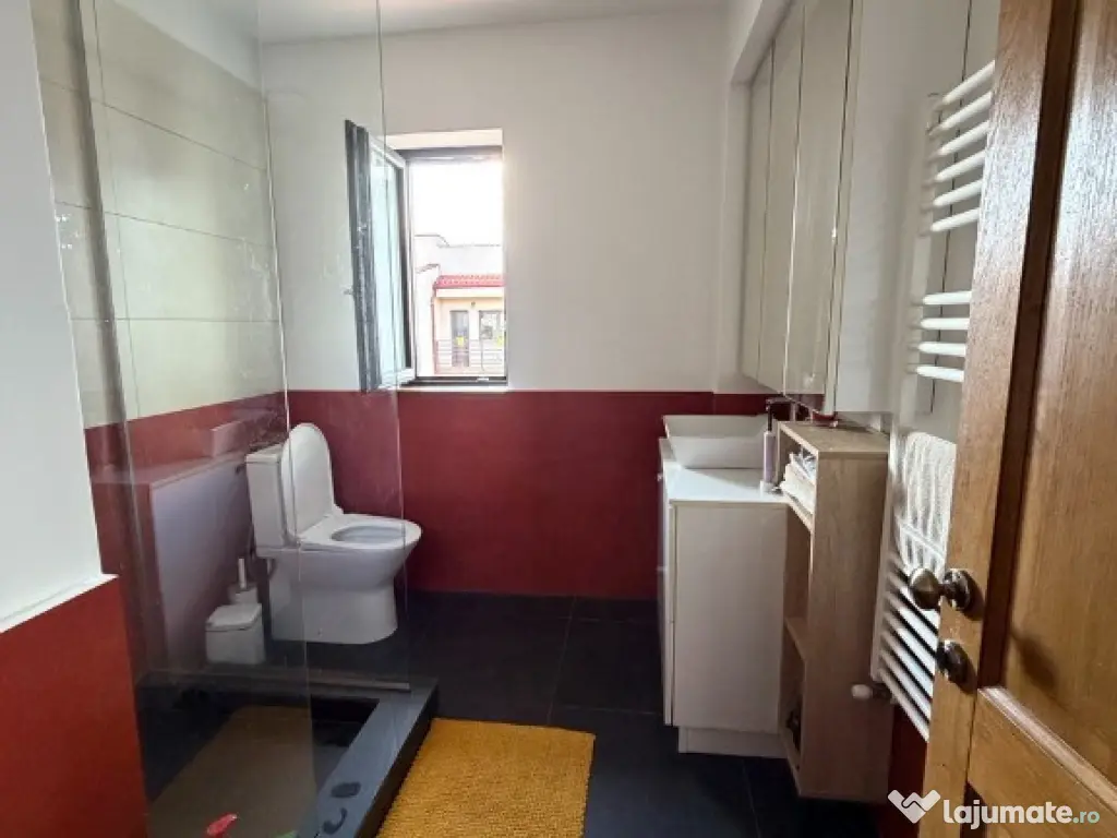 Casă 5 camere lângă Primăria Florești - transport și magazine aproape 