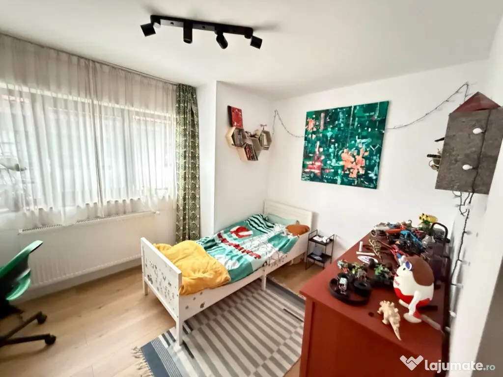 Casă 5 camere lângă Primăria Florești - transport și magazine aproape 