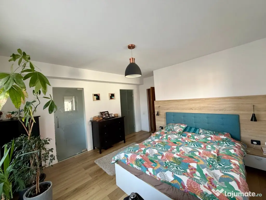 Casă 5 camere lângă Primăria Florești - transport și magazine aproape 