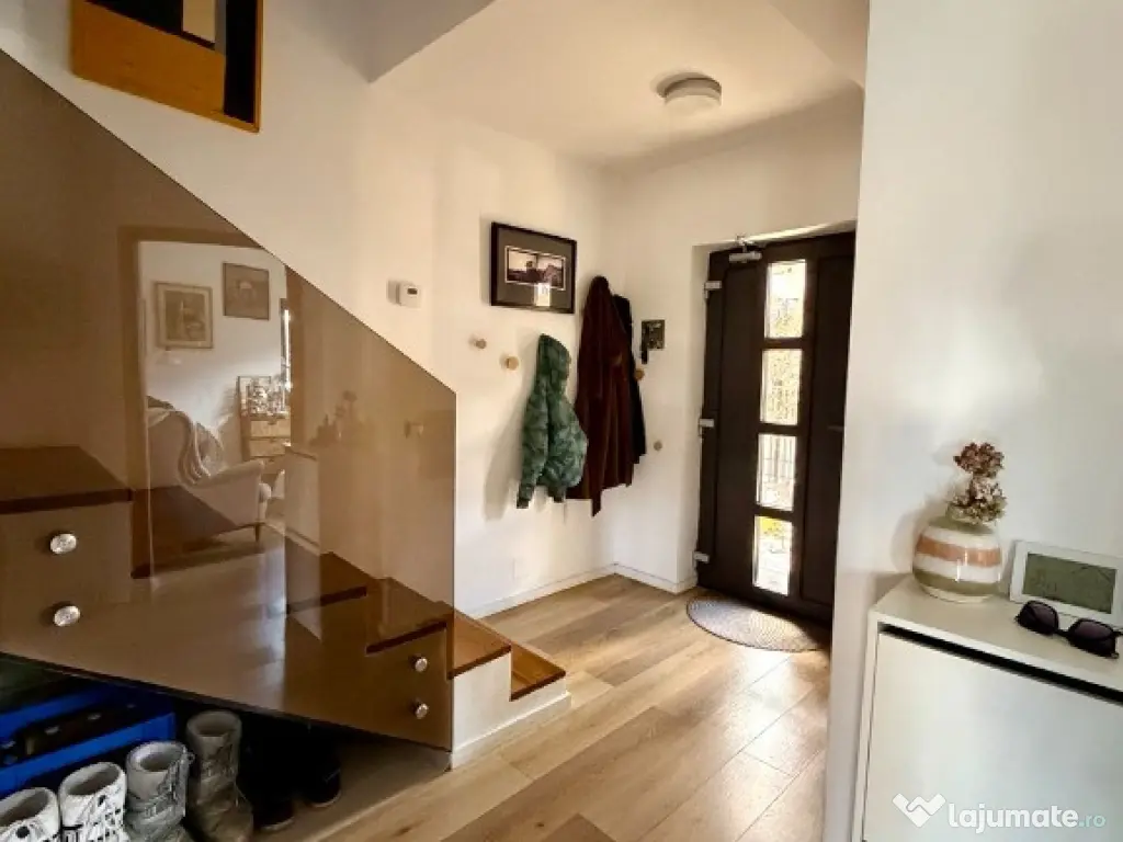 Casă 5 camere lângă Primăria Florești - transport și magazine aproape 