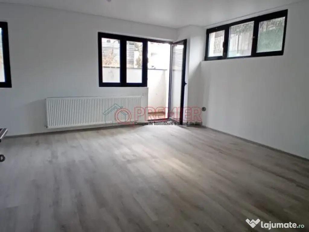 Sector 4 ! APARATORII PATRIEI - GARSONIERA + LOC PARCARE - 