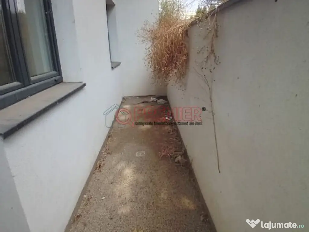 Sector 4 ! APARATORII PATRIEI - GARSONIERA + LOC PARCARE - 