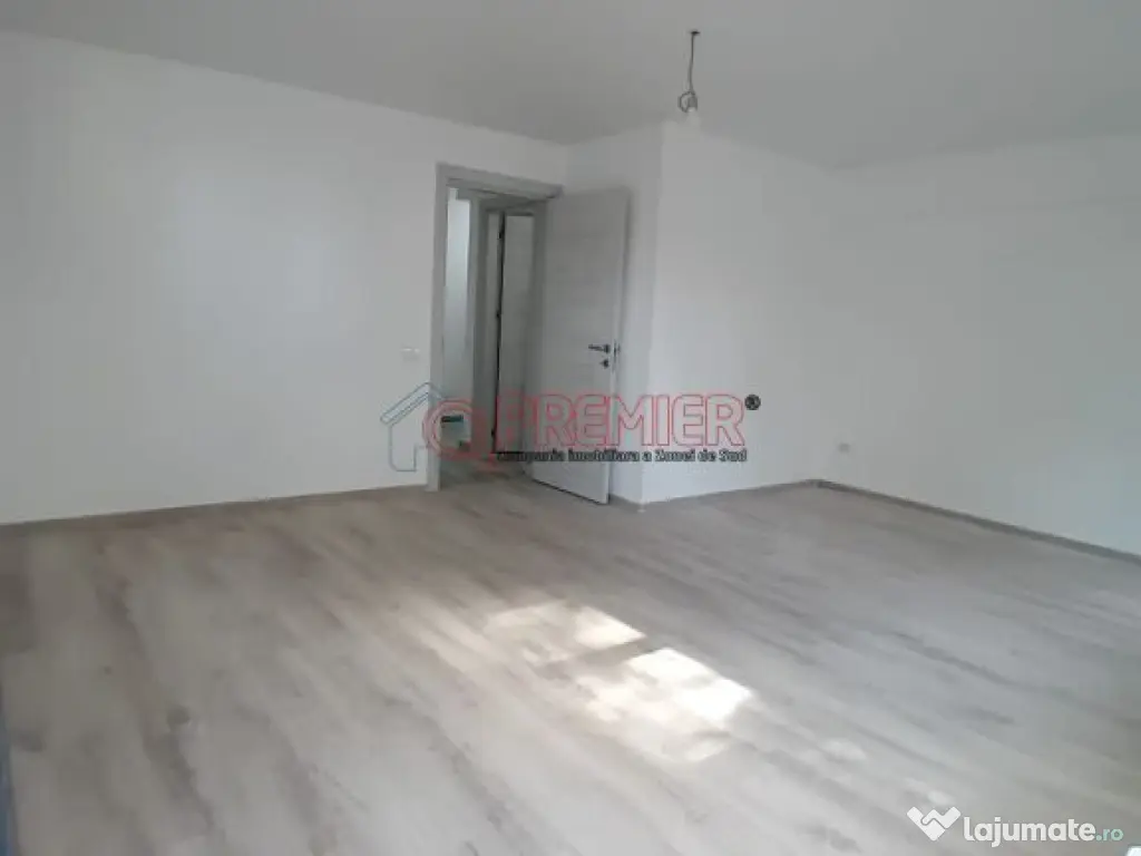 Sector 4 ! APARATORII PATRIEI - GARSONIERA + LOC PARCARE - 