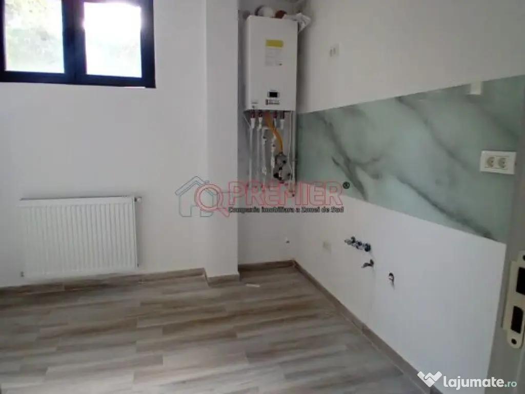 Sector 4 ! APARATORII PATRIEI - GARSONIERA + LOC PARCARE - 