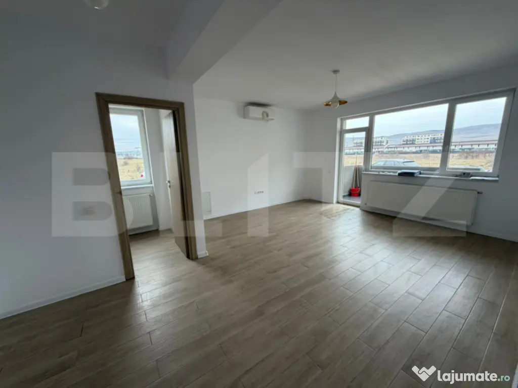 Spatiul comercial, 52 mp, parcare, zona Terra 