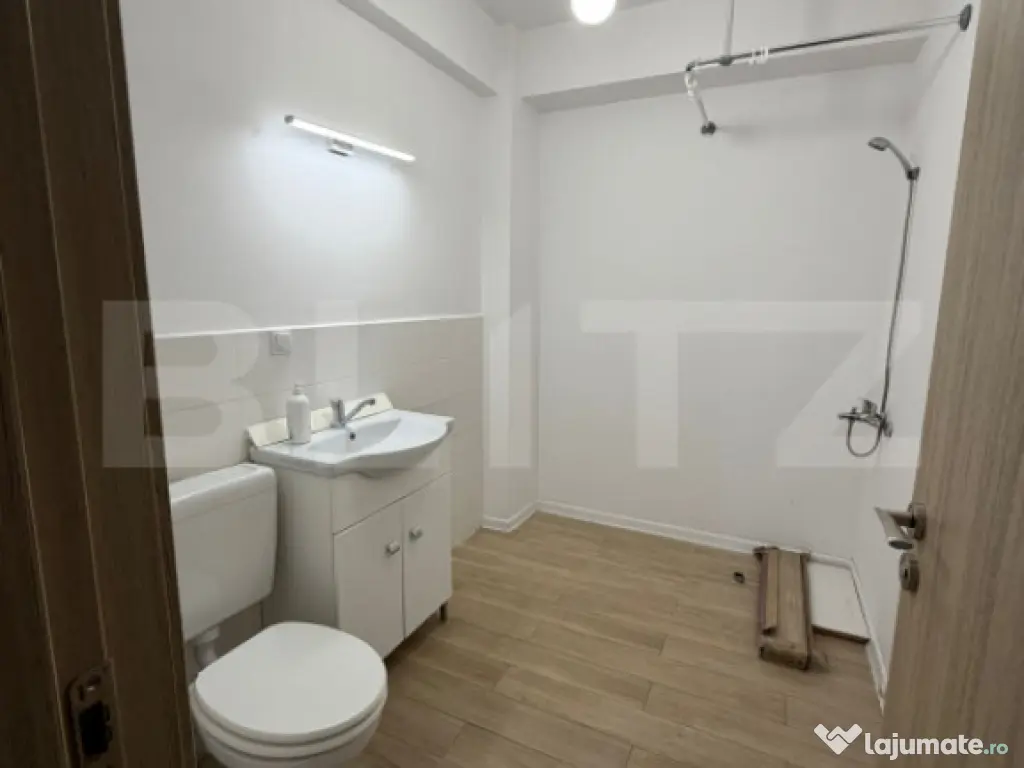 Spatiul comercial, 52 mp, parcare, zona Terra 