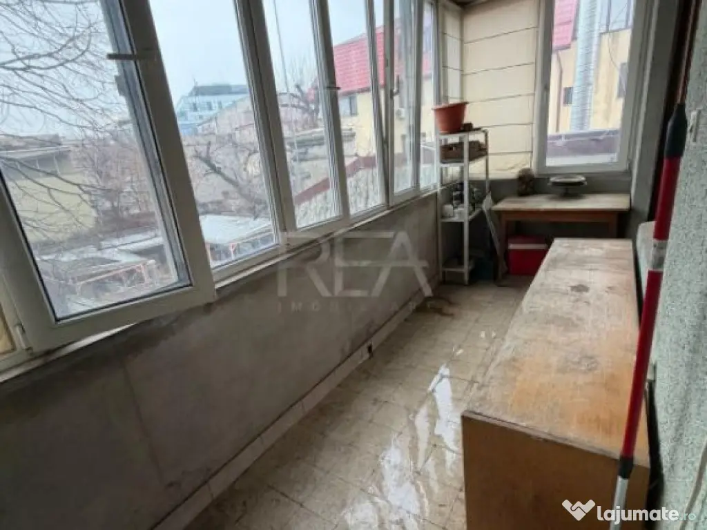 3 camere Piața Victoriei decomandat,garaj,et. 2,1968,metrou 