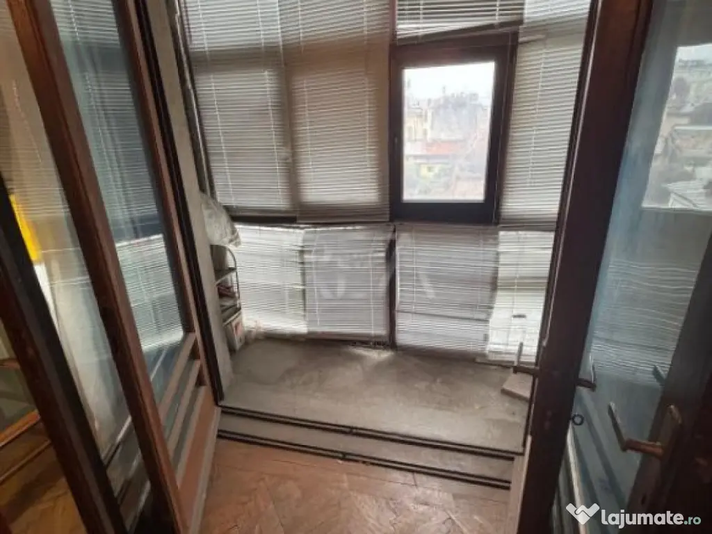 3 camere Piața Victoriei decomandat,garaj,et. 2,1968,metrou 