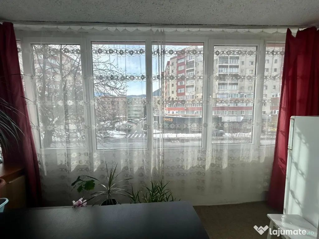 Garsoniera in bloc de apartamente, etaj 2/4, mobilata, zona Judetean! 