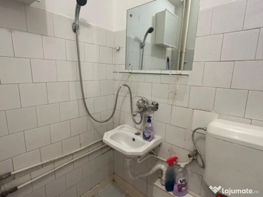 Garsoniera in bloc de apartamente, etaj 2/4, mobilata, zona Judetean! 