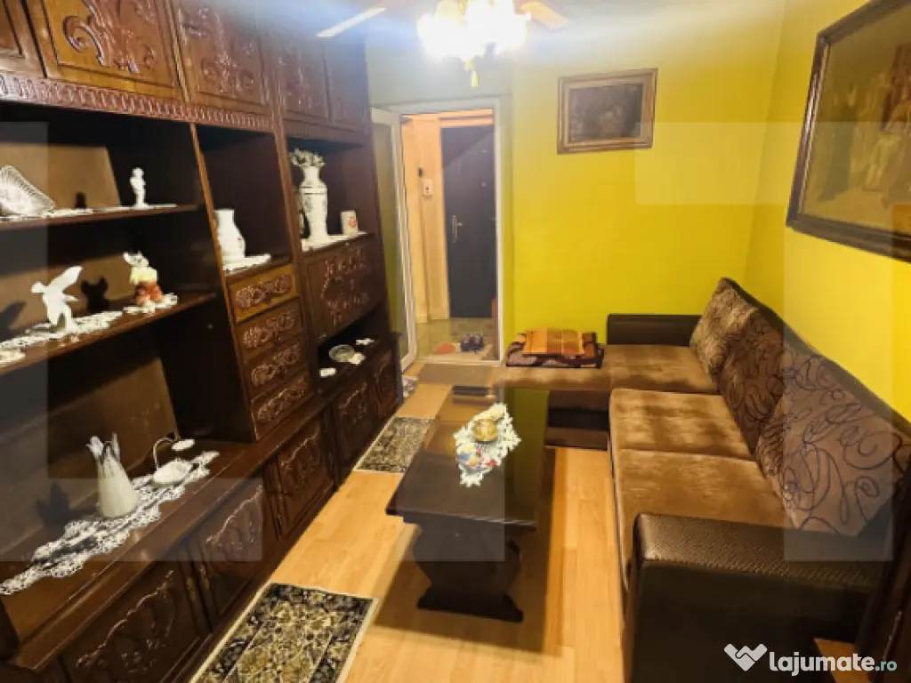 Apartament 3 camere, 50 mp, zona Vlaicu