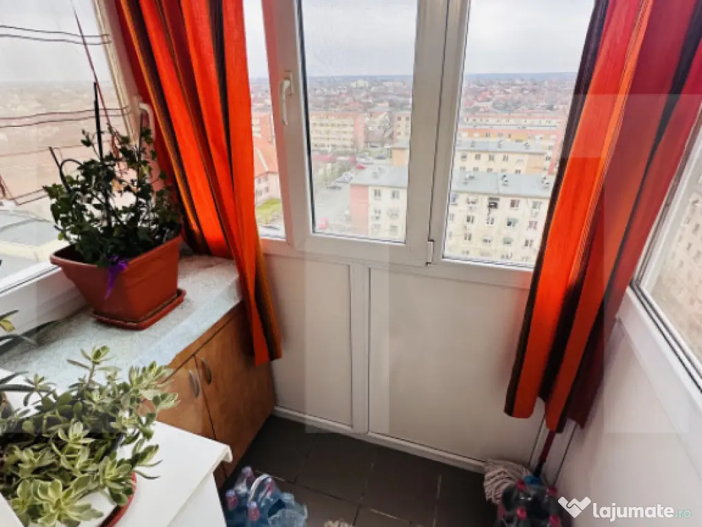 Apartament 3 camere, 50 mp, zona Vlaicu