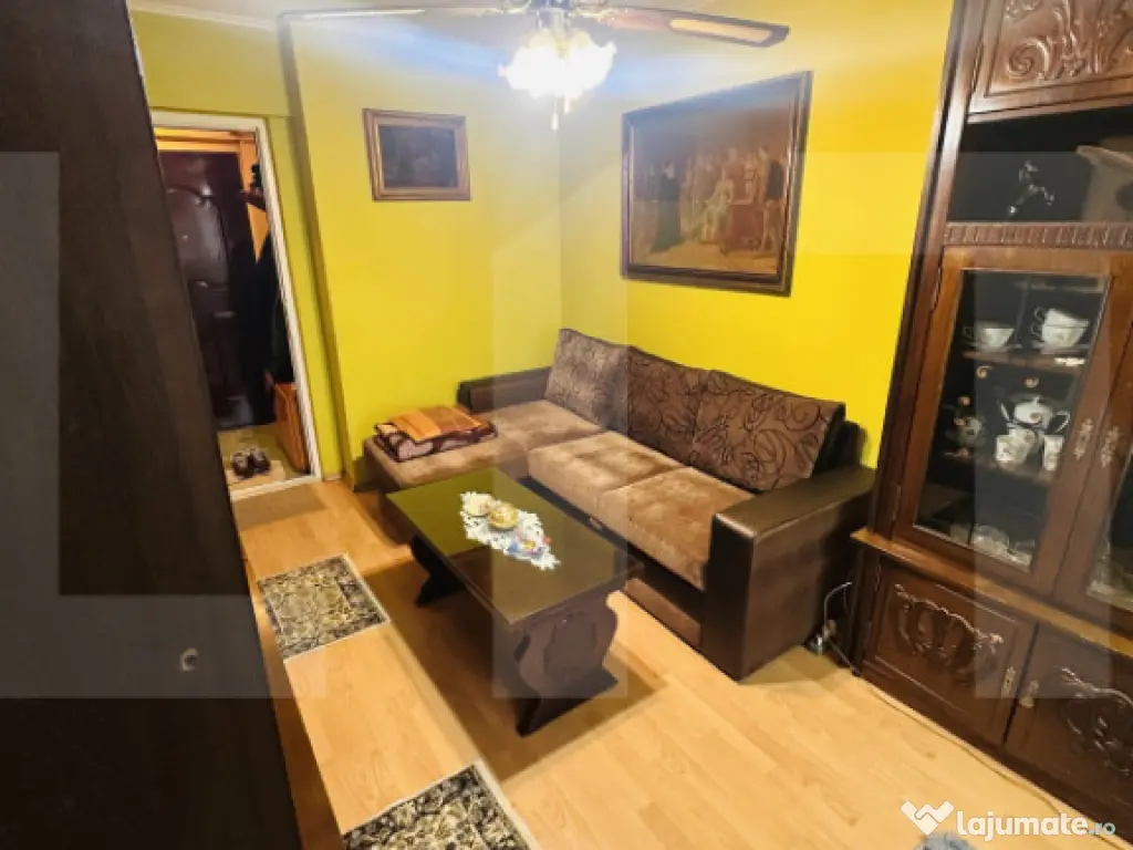 Apartament 3 camere, 50 mp, zona Vlaicu