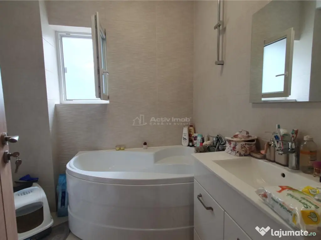 Apartament - 4 camere - 80 mp - Burdujeni - Moldova 