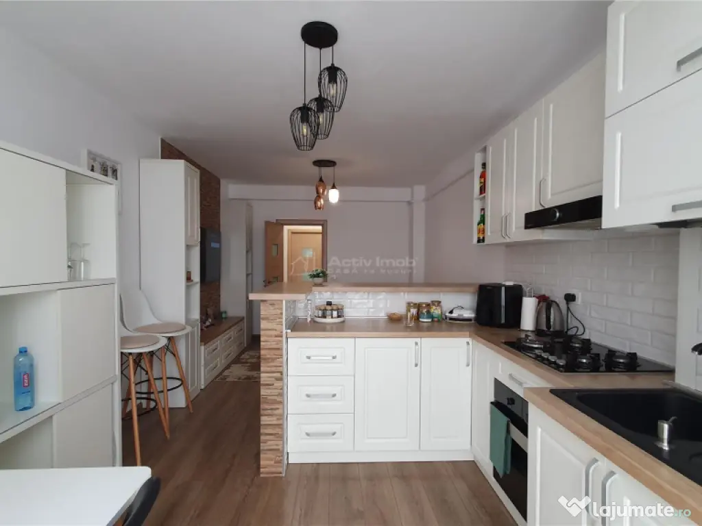 Apartament - 4 camere - 80 mp - Burdujeni - Moldova 