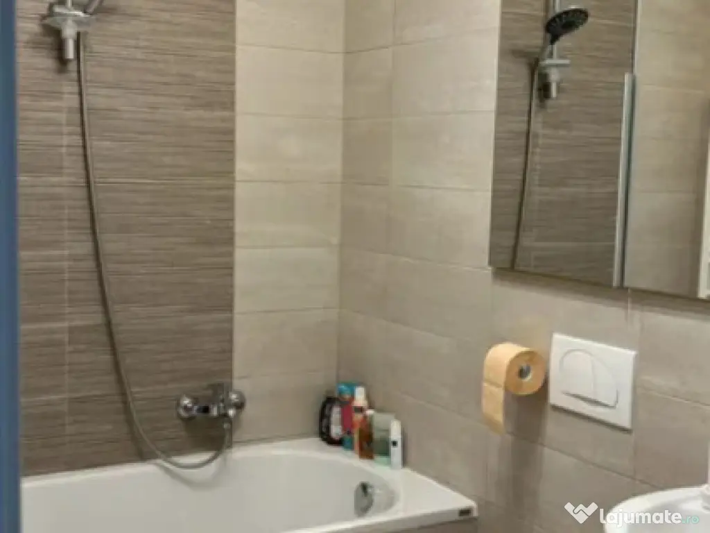 Apartament 2 camere, decomandat - zona Tractorul 