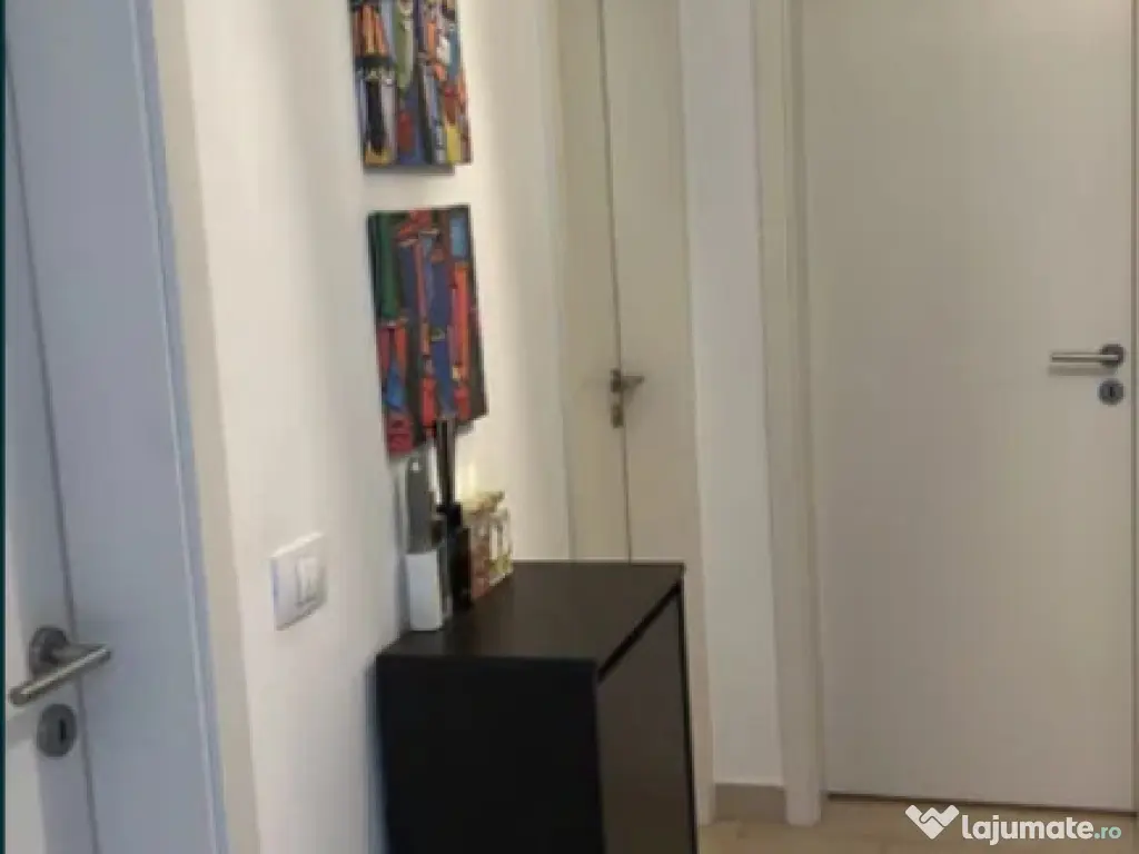 Apartament 2 camere, decomandat - zona Tractorul 