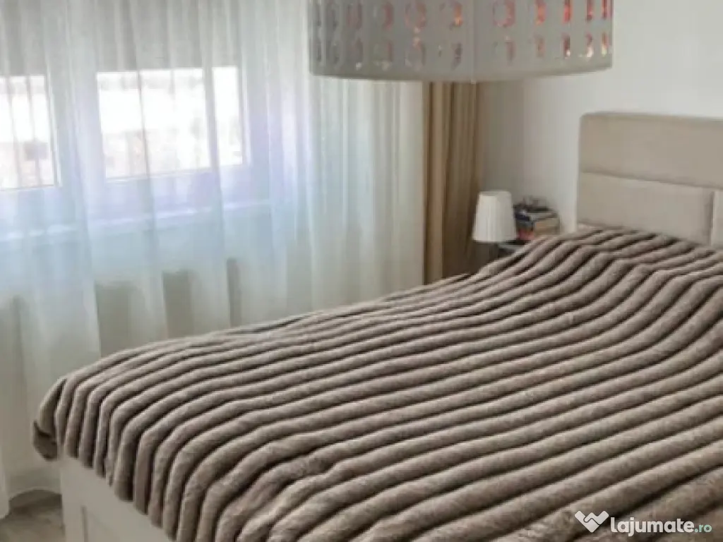 Apartament 2 camere, decomandat - zona Tractorul 