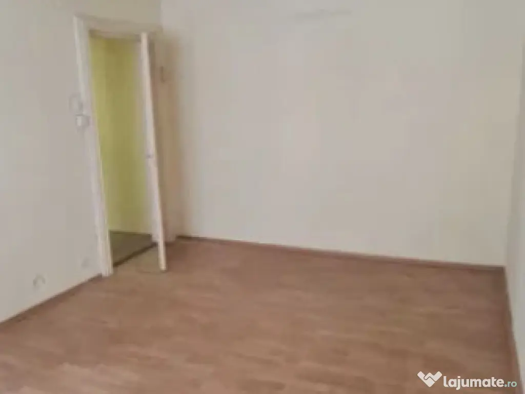 Apartament 2 camere, decomandat - zona Tractorul