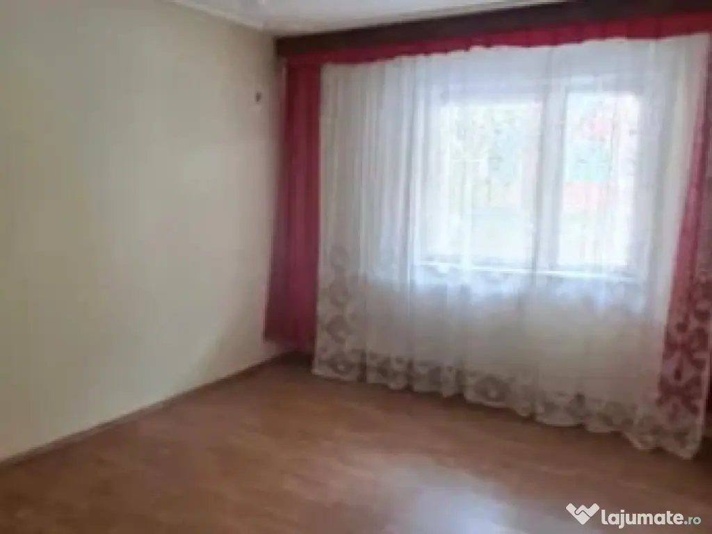 Apartament 2 camere, decomandat - zona Tractorul