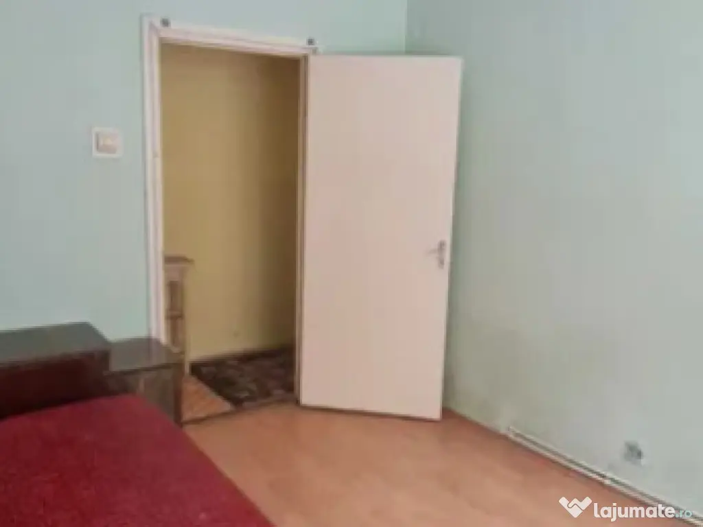 Apartament 2 camere, decomandat - zona Tractorul