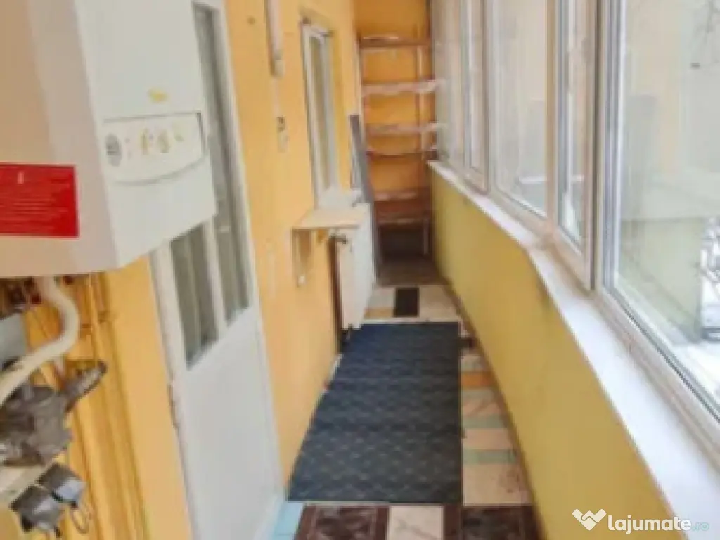 Apartament 2 camere, decomandat - zona Tractorul