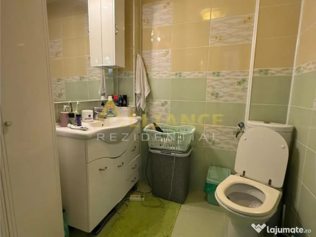 Apartament 2 camere gata de mutare , metrou Piata Unirii, zo 