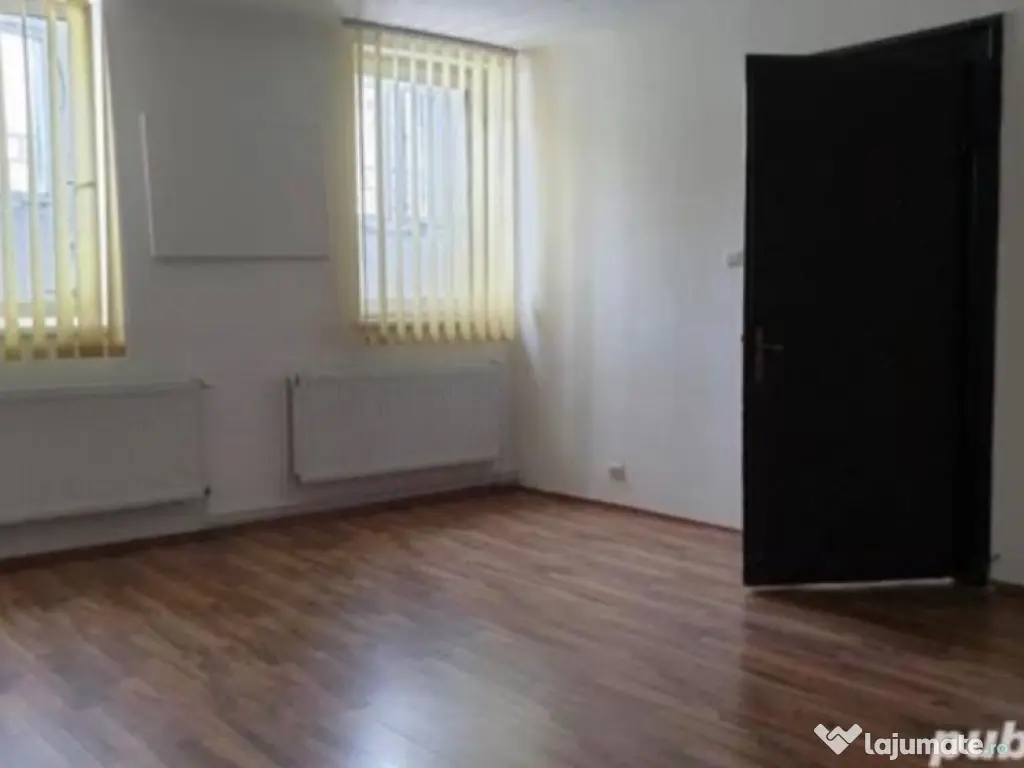 Particular vand spatiu de birouri zona Patria 