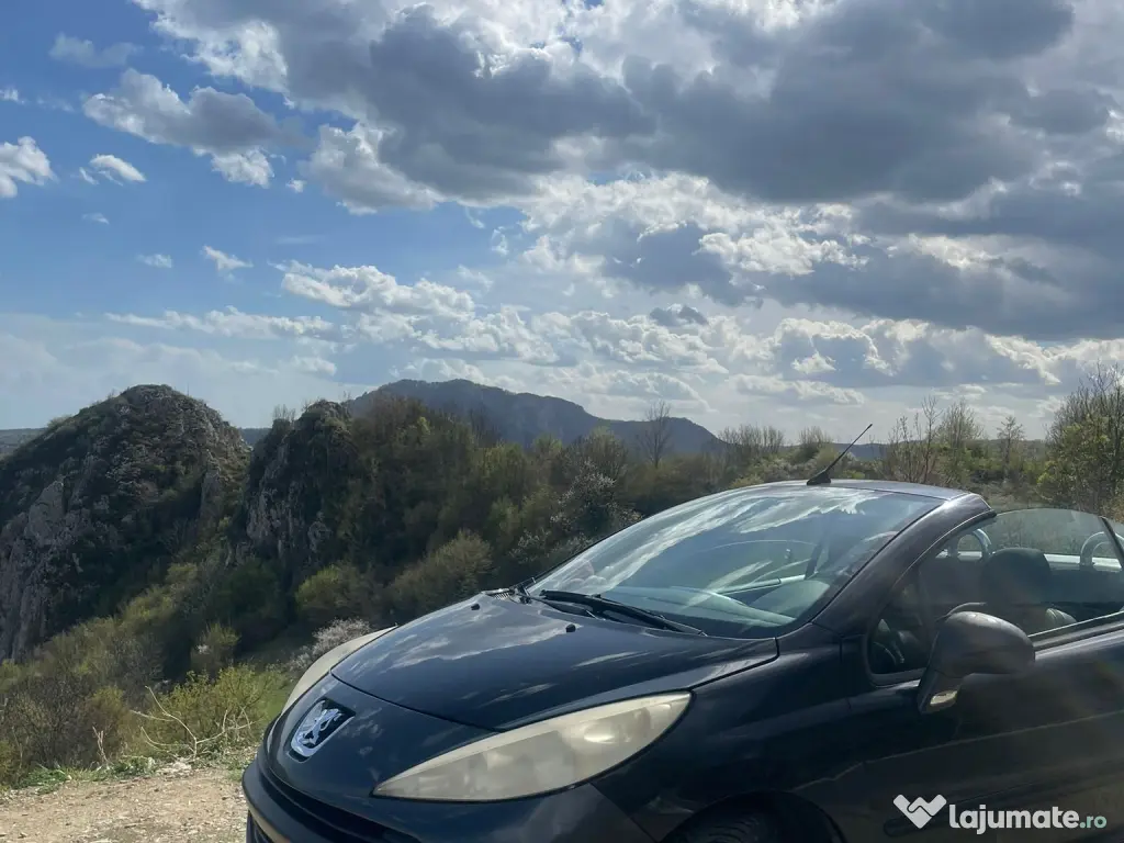 Vând Peugeot 207 CC,