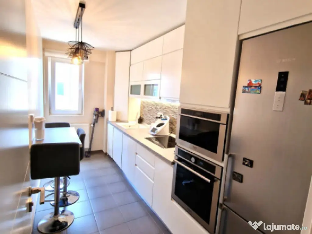 Chirie, Apartament 3 camere + LOC DE PARCARE 