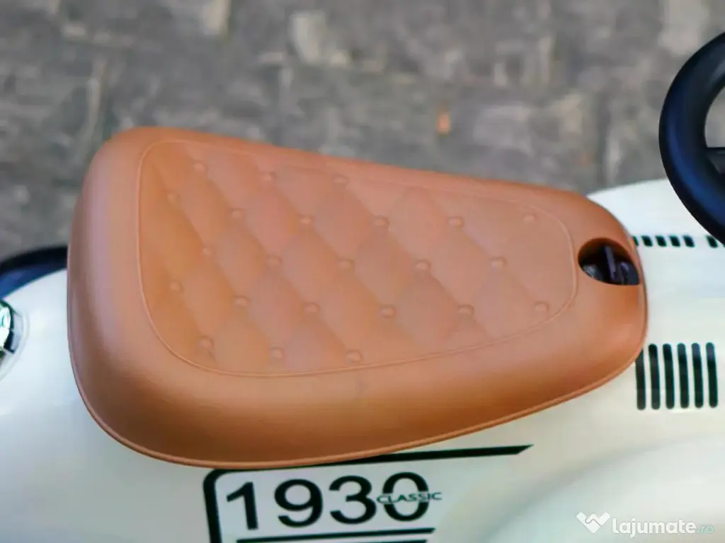 Premergator fara pedale, Kinderauto Retro Baby Car cu roti moi White