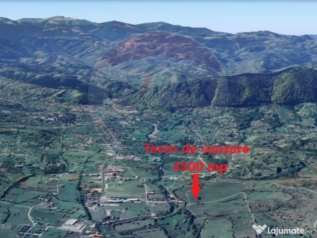 Teren Tohanul Nou 4500mp, in spate Wolf