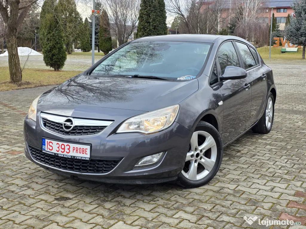 Opel Astra J 2011 1.7 CDTI 110 CP euro 5 / GARANTIE / RATE / LIVRARE
