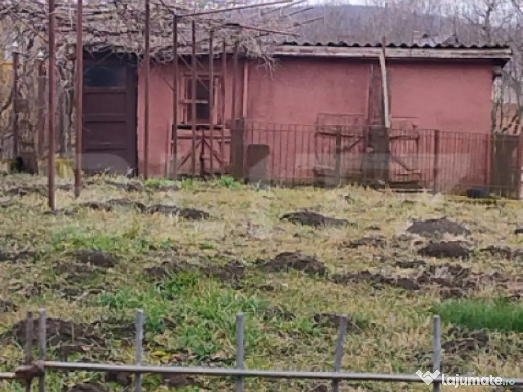 Oportunitate investițională – Casă cu teren extins și 