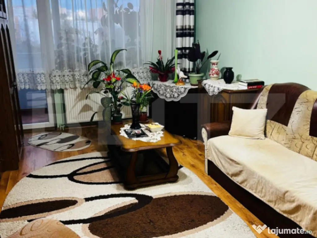 Apartament 3 camere, zonă semicentrală