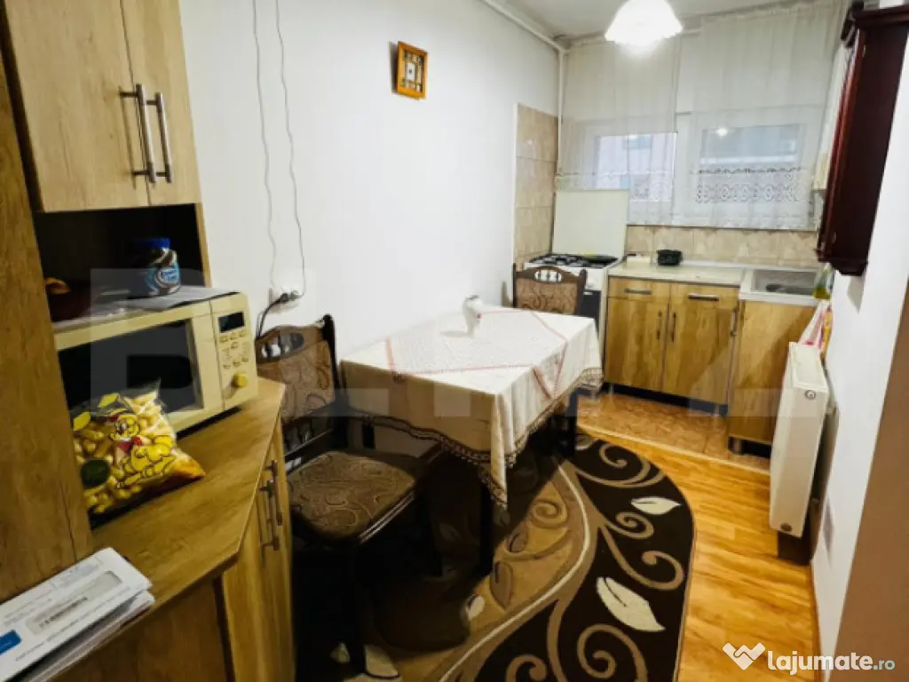 Apartament 3 camere, zonă semicentrală