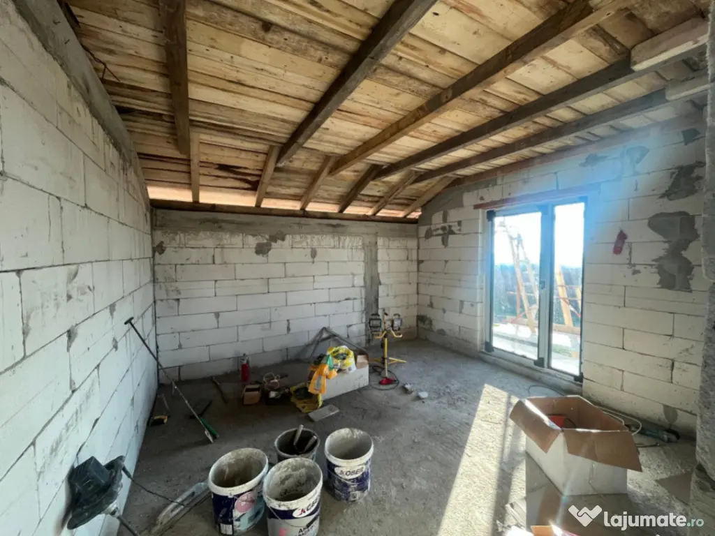 Casă semi-finisată P+M, 170 mp utili, 311mp teren, zona Ca