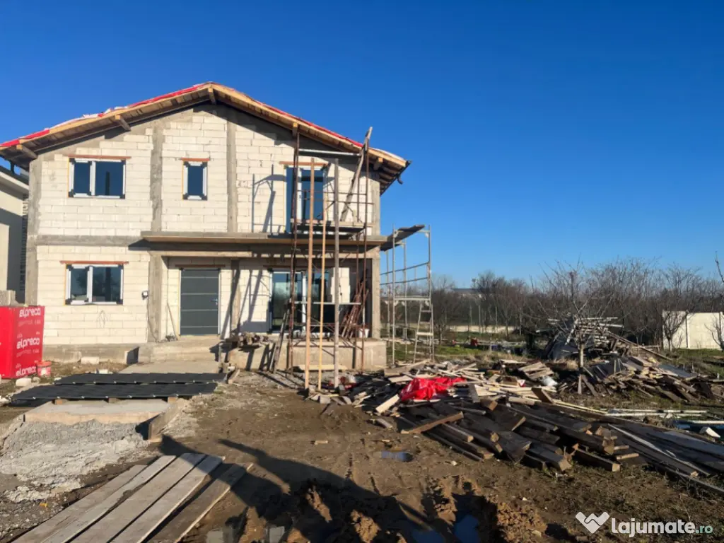 Casă semi-finisată P+M, 170 mp utili, 311mp teren, zona Ca