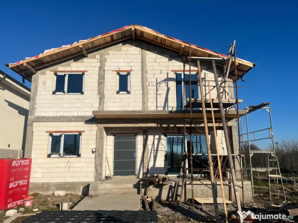 Casă semi-finisată P+M, 170 mp utili, 311mp teren, zona Ca