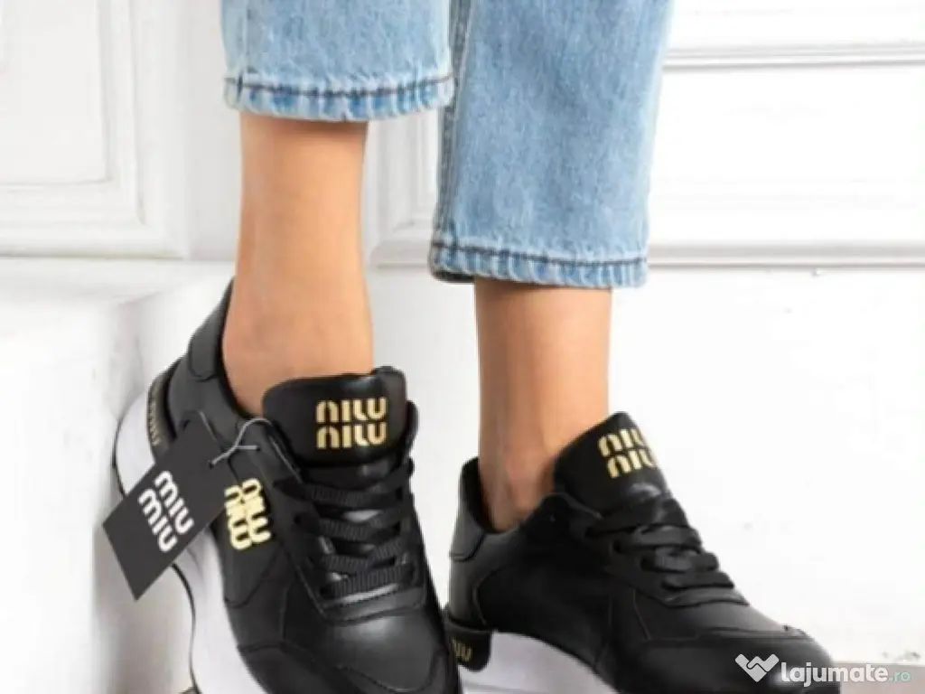 adidasi dama miu miu 