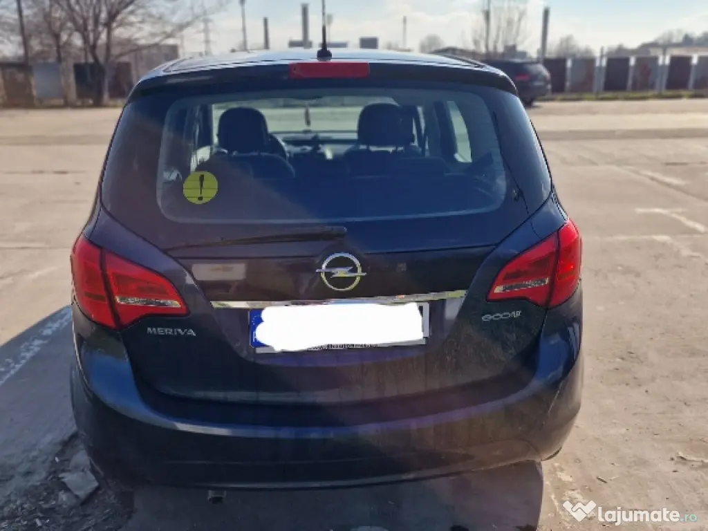 Vând Meriva B 2011