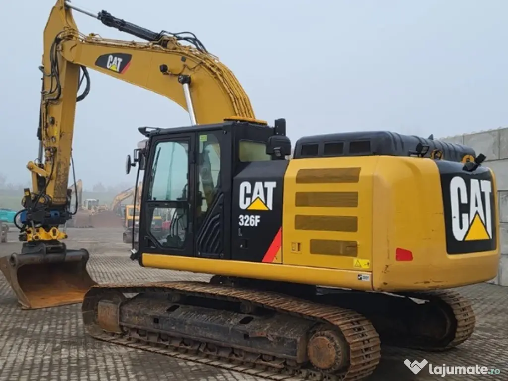 2017  Caterpillar 326 F 